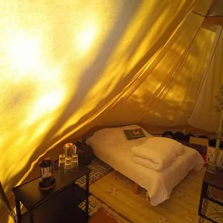 Glamping Tipi Coloré à La Ferme à La *